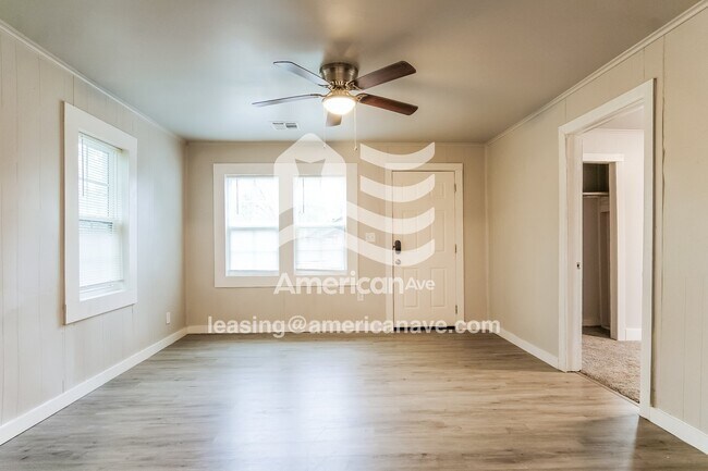 Foto del edificio - 212 N Walnut Ave