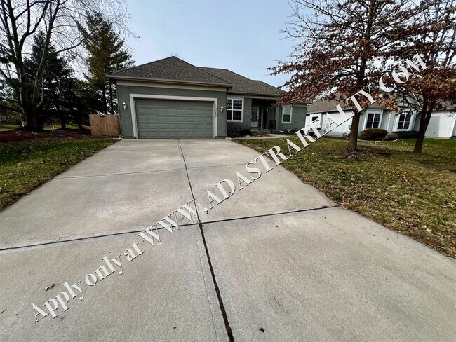 Building Photo - Beautiful 4 Bed 3 Bath Home In Olathe-Avai...