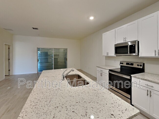 Foto del edificio - 5226 Centennial Blvd