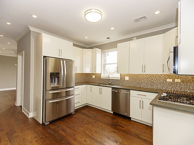 Foto del edificio - 3750 N Bernard St