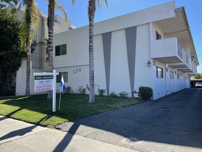 Building Photo - 350 W Wilson Ave