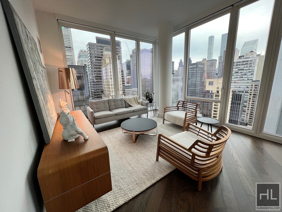 Primary Photo - 222 East 44th Street