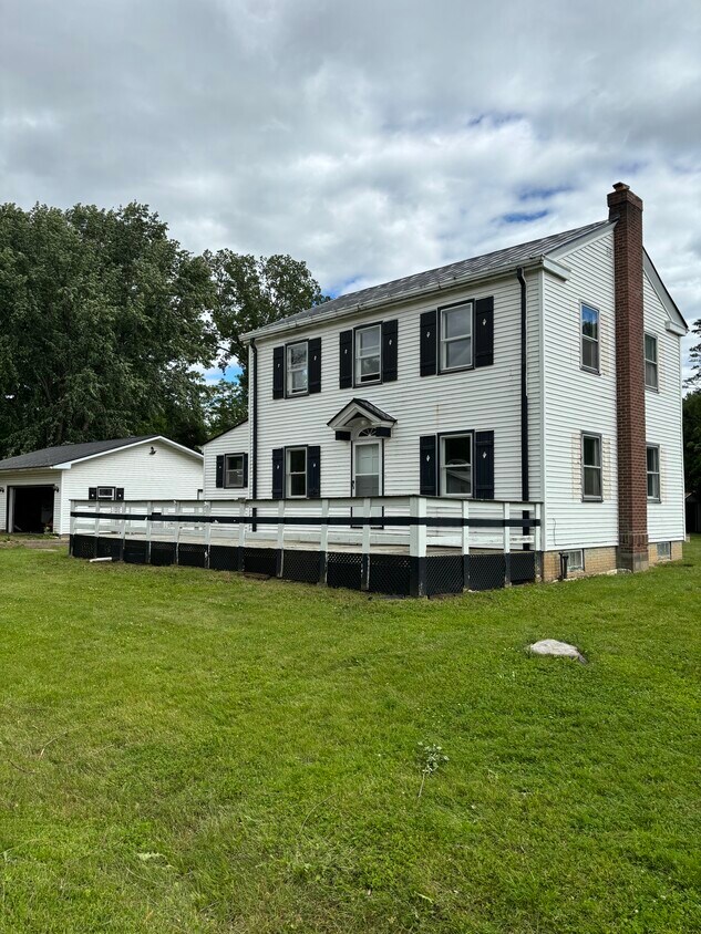 Primary Photo - W583 Ash St