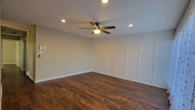 Building Photo - 1107 Topaz Dr