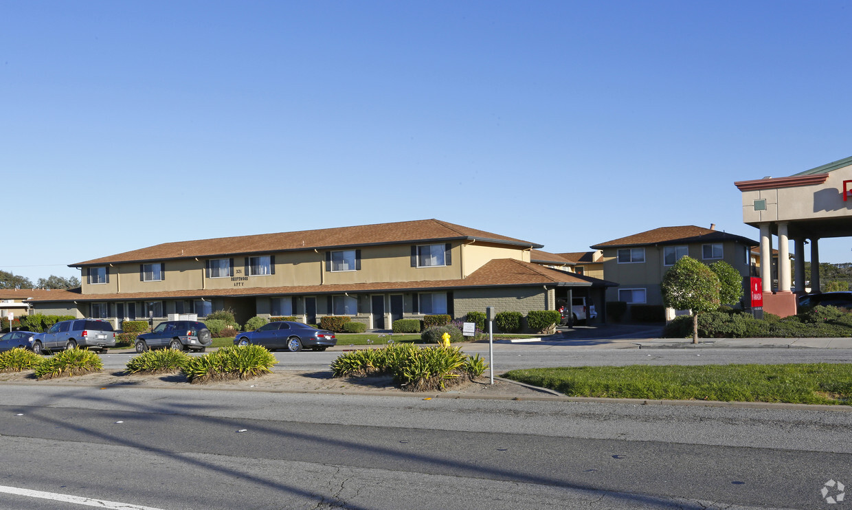 Primary Photo - Driftwood Apartments