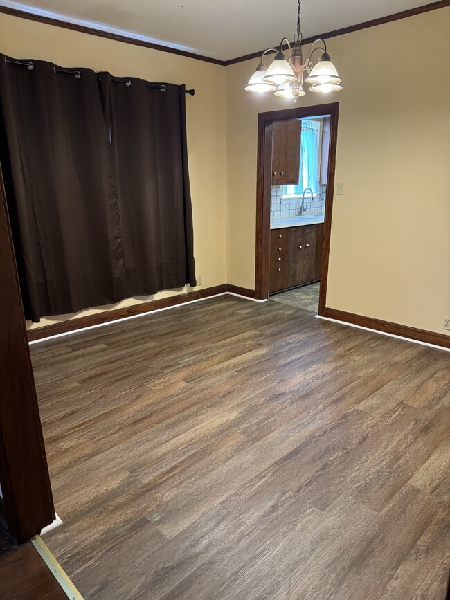 Building Photo - 4019 Woodleigh St