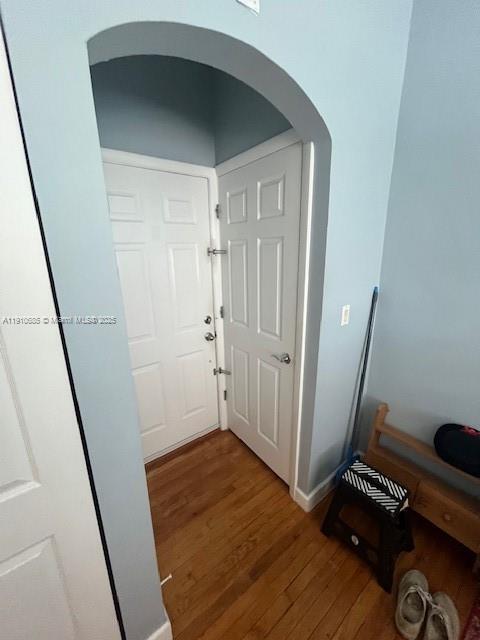 Foto del edificio - 223 Calabria Ave