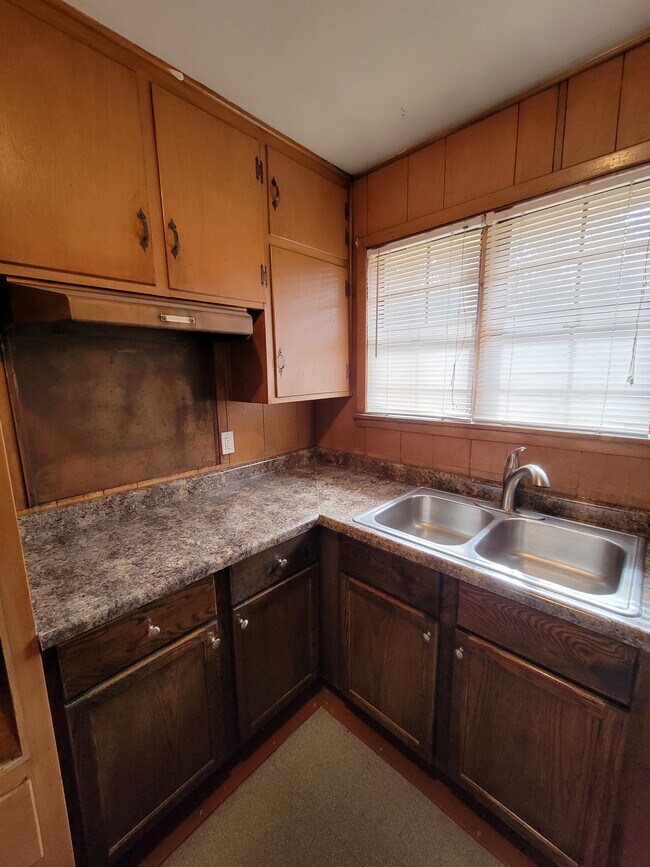 Building Photo - 1127 Tenny Ave