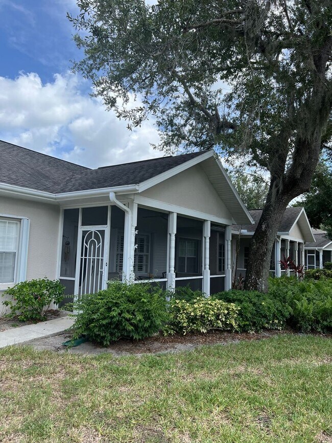 Building Photo - Heritage Oak Park Gated Commmunity