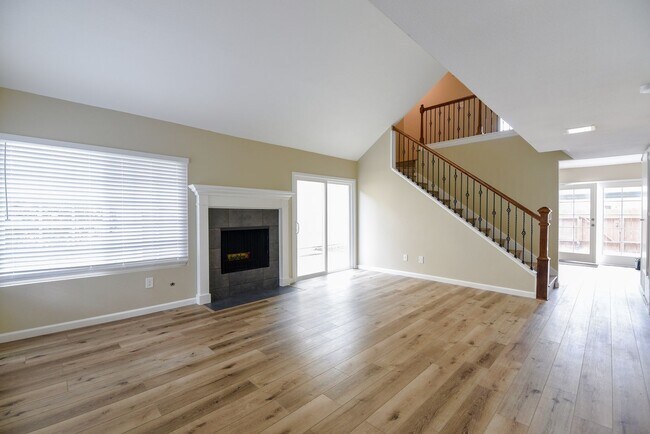 Building Photo - Welcome to this stunning 4-bedroom, 3-bathroom home in Tierrasanta