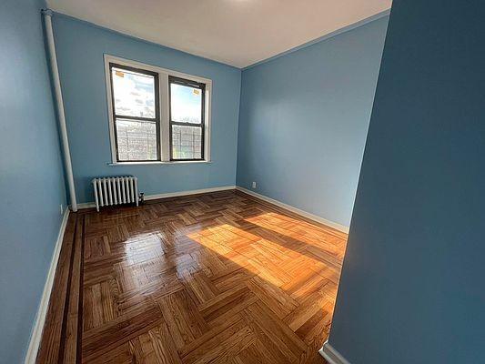 Building Photo - 3 bedroom in BRONX NY 10473