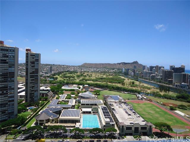 Foto del edificio - 555 University Ave