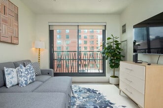 Building Photo - 1363 B Boylston Street-SI ID1533538P