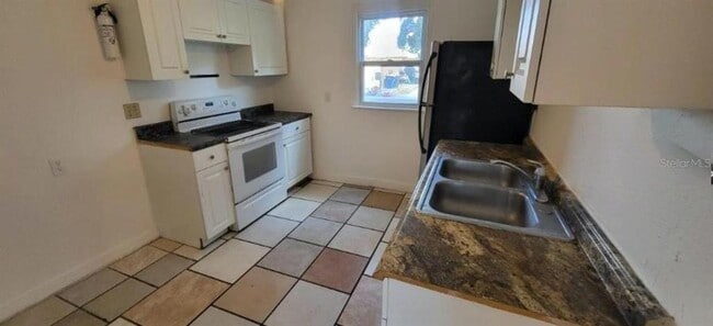 Building Photo - 912 Engman St