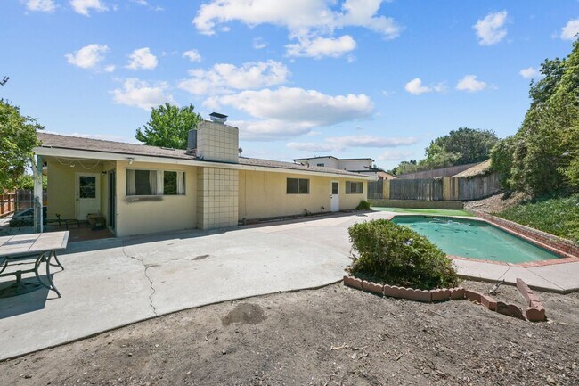 Foto del edificio - Private pool oasis!