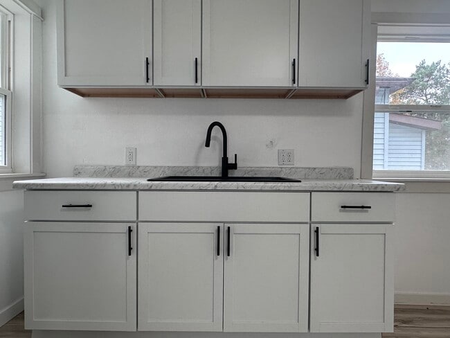 Foto del edificio - 1016 4th Ave