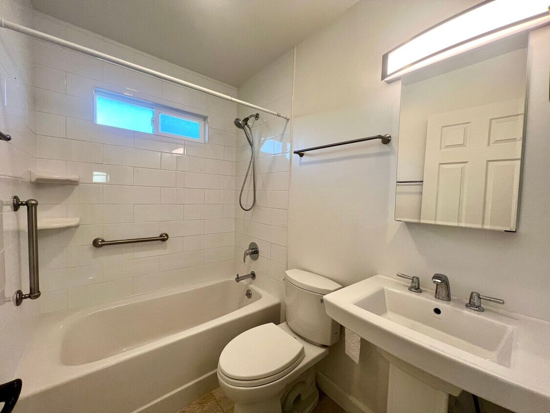 Foto del edificio - 304 Rosario Dr