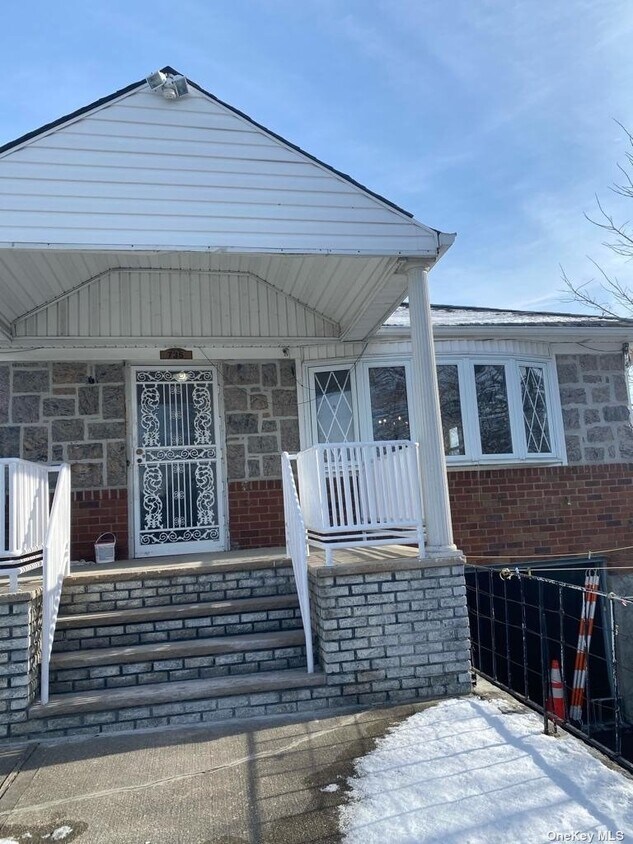 735 Crans St, Elmont, NY 11003 House Rental in Elmont, NY