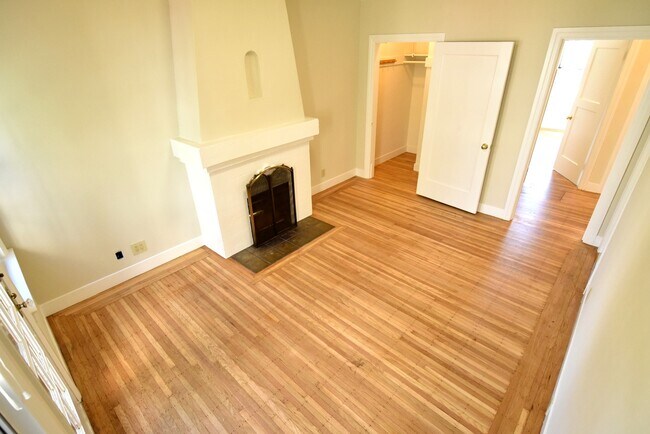 Building Photo - 6401 Irwin Ct
