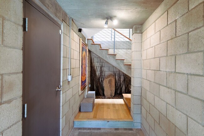 Foto del edificio - 2216 Bancroft Ave