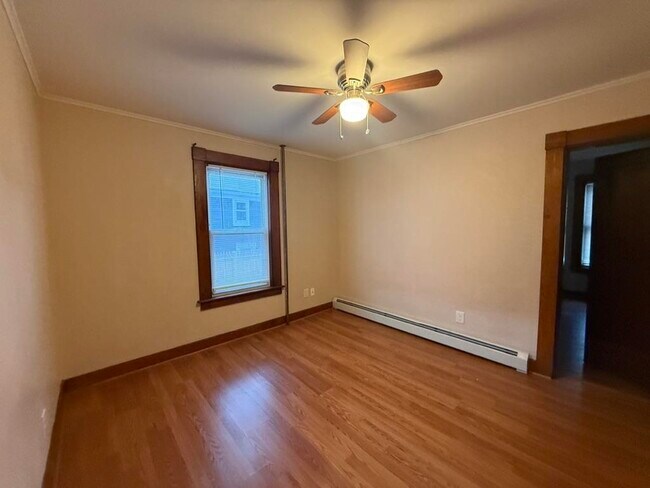 Foto del edificio - 672 Central St