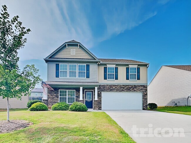 Building Photo - 452 Victory Ln