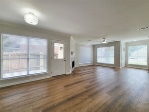 Building Photo - 3658 Villa Glen Dr