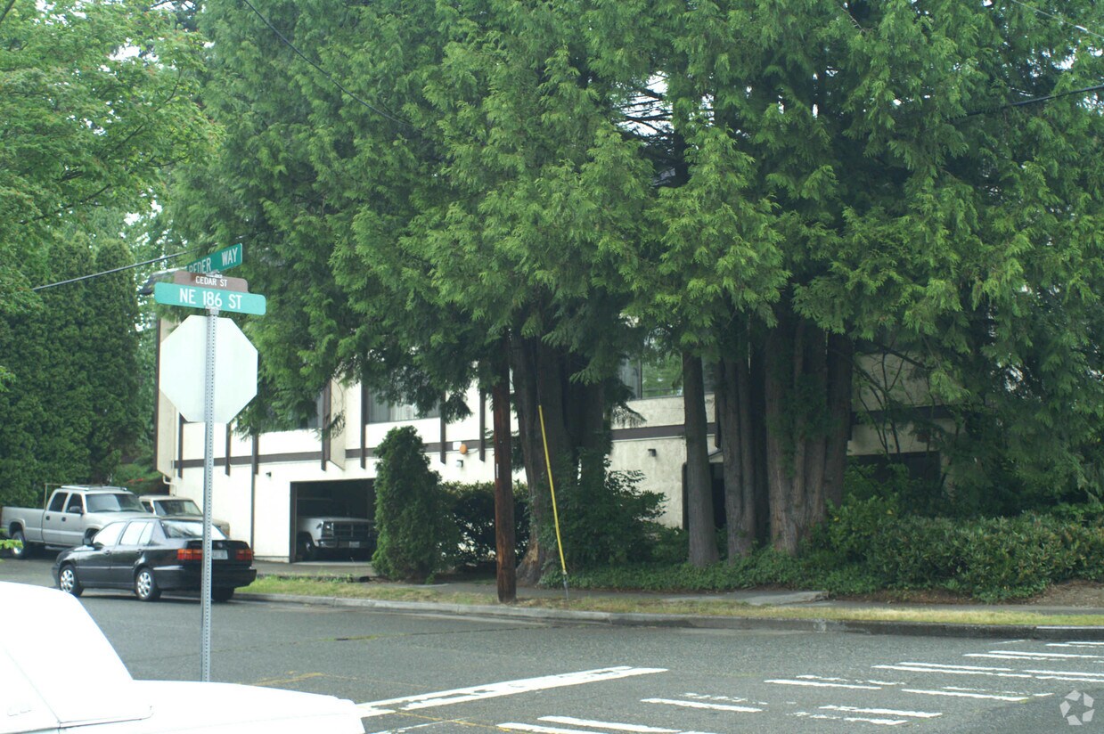 Foto del edificio - 10200 NE 186th St