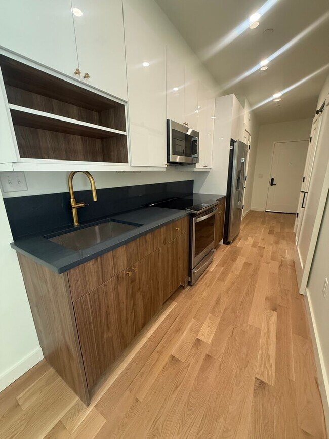 Foto del edificio - Brand new units 0-1 bedroom