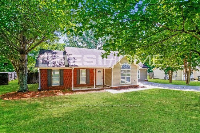 Foto del edificio - 227 Falcon Ridge Dr