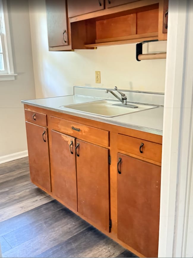 Building Photo - 225 Park Manor Dr