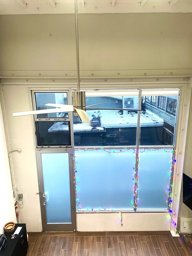 Building Photo - 2323 Magnolia St