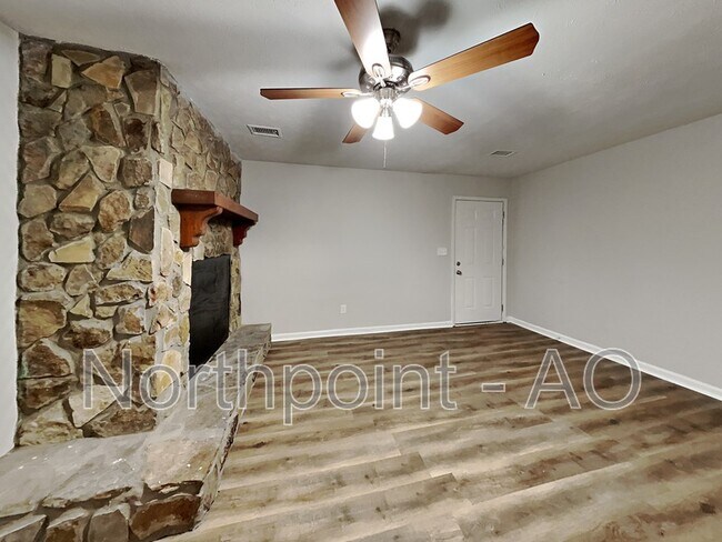 Foto del edificio - 341 Nicole Ct