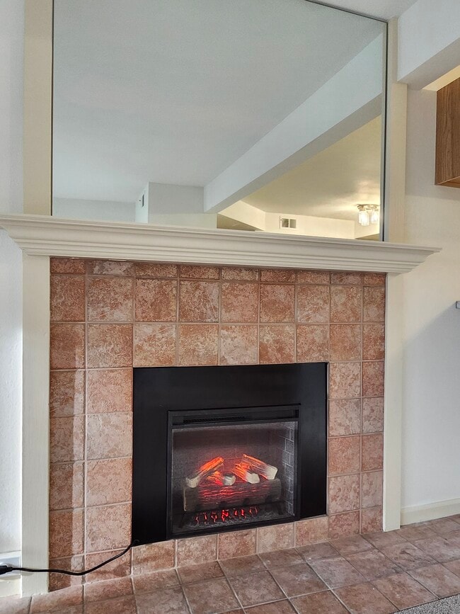 Building Photo - 20 S Boulder Cir