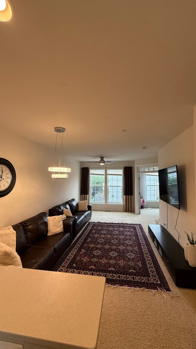 Foto del edificio - 7440 Riding Meadow Way