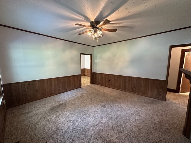 Foto del edificio - Great 3-BR, 1.5 BA House for Rent Near Lak...