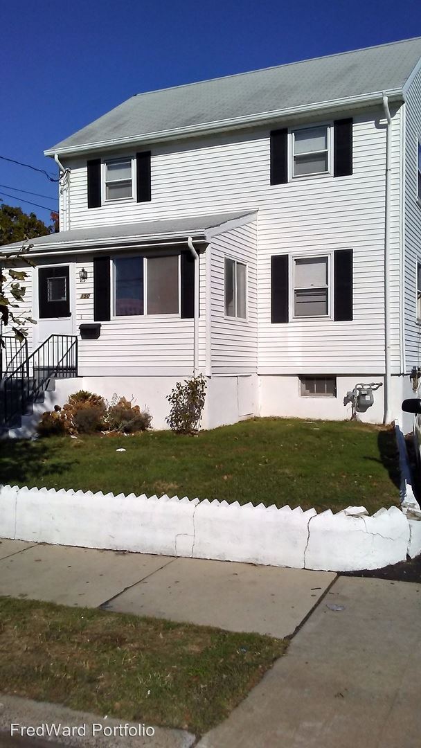 Building Photo - 3 br, 1 bath House - 150 Wardwell St