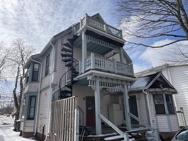 Building Photo - 168 Weymouth St