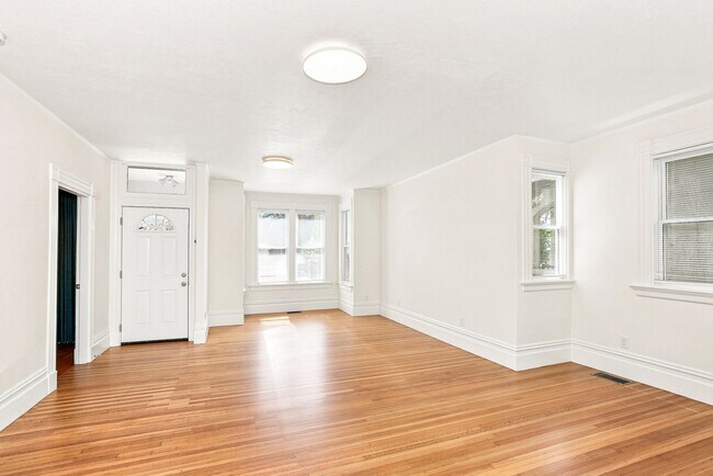Foto del edificio - 1741 Rose St