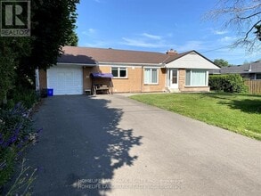 Building Photo - 59 Elizabeth Cres S