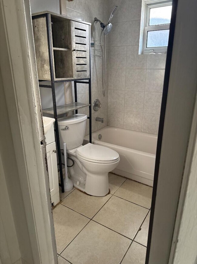 Foto del edificio - 3742 Belmont St