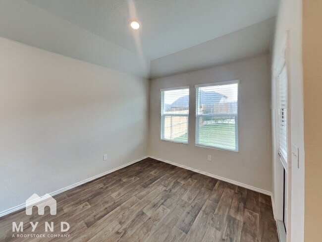Foto del edificio - 15117 Siberian Elm Ln