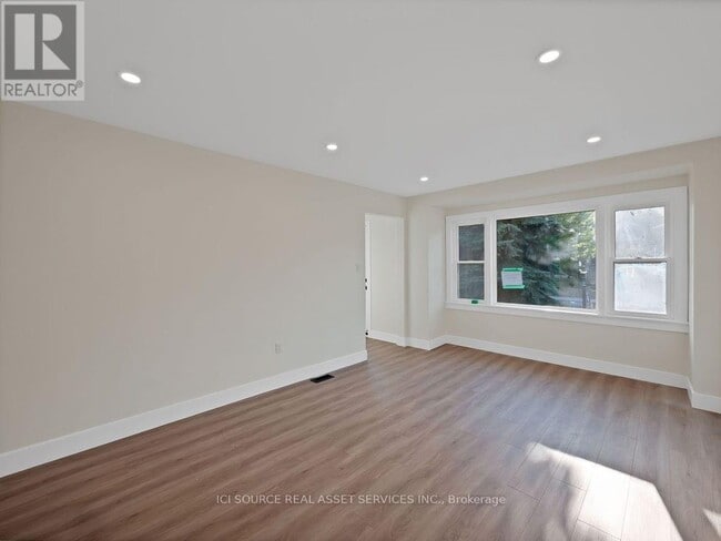 Building Photo - 167 Rosedale Ave