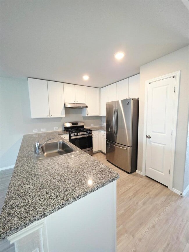 Building Photo - 10799 Prusiner Dr