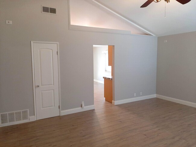 Building Photo - 27512 Velador