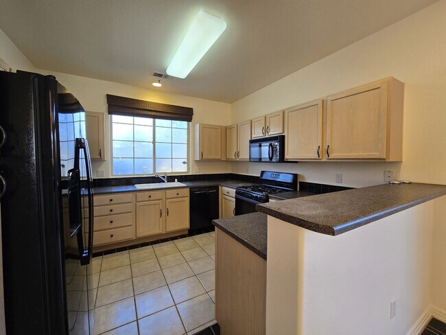 Foto del edificio - 4421 Blue Juniper Loop