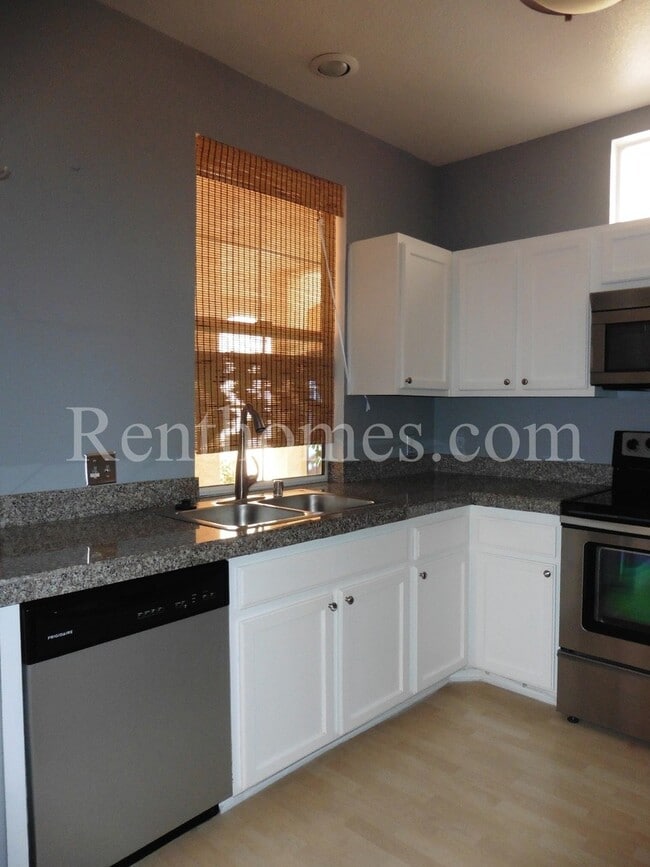 Building Photo - 18752 Caminito Cantilena