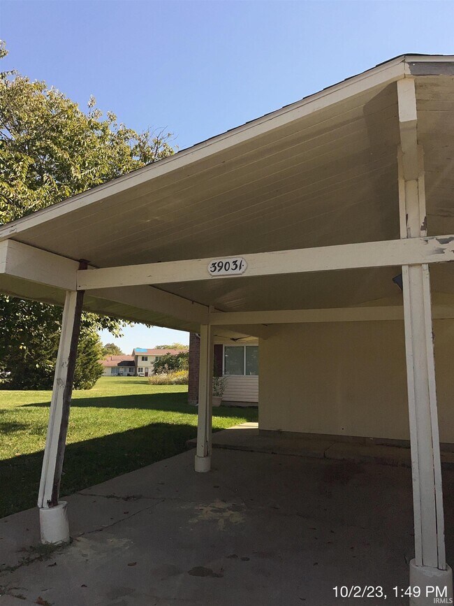 Building Photo - 39031 Edwards Ct