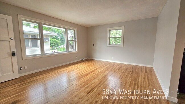 Foto del edificio - 5844 Washburn Ave S