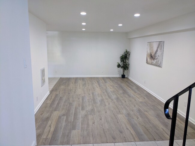 Building Photo - 2870 W 235th St